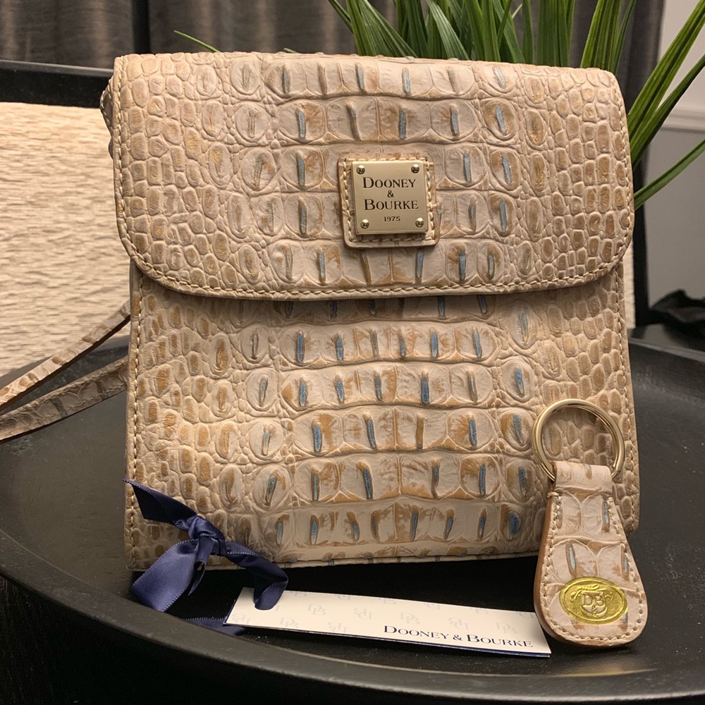 Dooney & Bourke NWT Cross Body bag